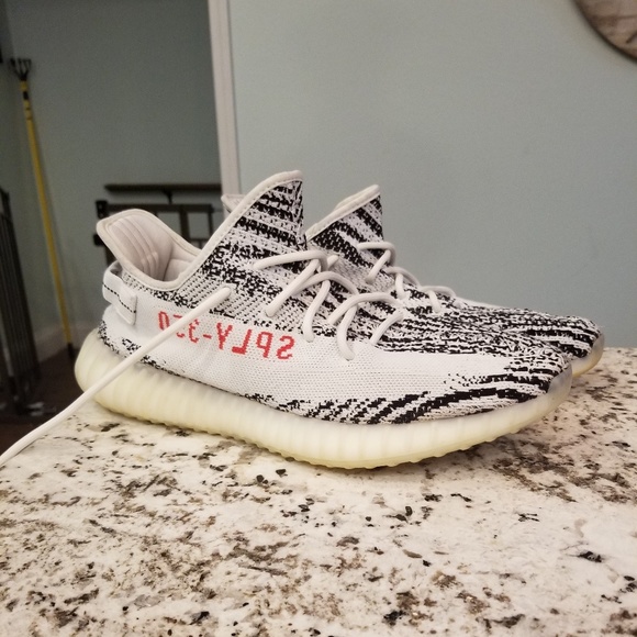 Yeezy Boost 350 V2 Zebra - Picture 2 of 6